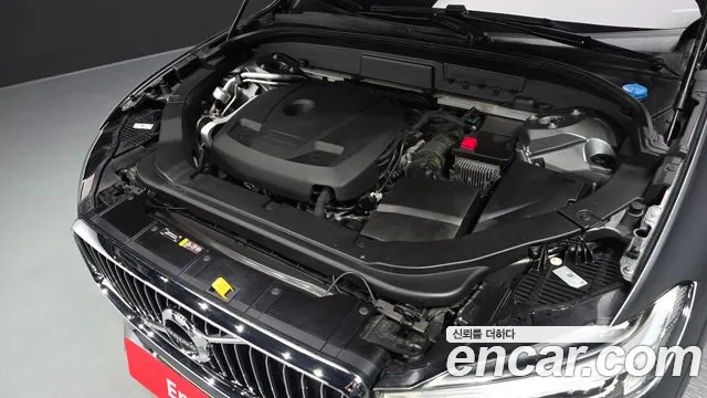 Volvo XC60 2020 thumb 6