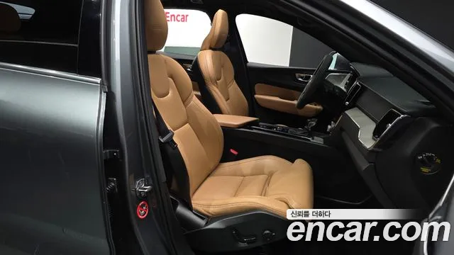 Volvo XC60 2020 thumb 12
