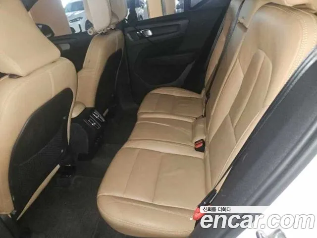 Volvo XC40 2020 thumb 5