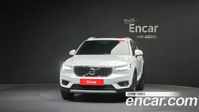 Volvo XC40 2020 thumb 2