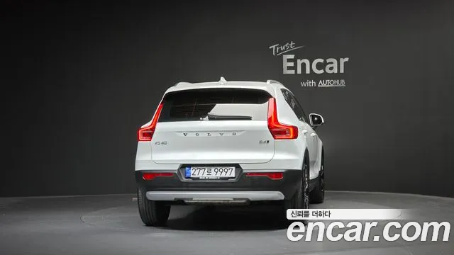 Volvo XC40 2020 thumb 3