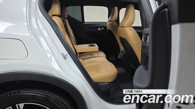 Volvo XC40 2020 thumb 10