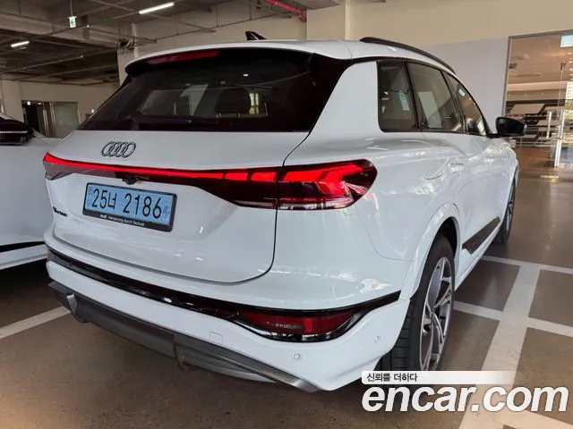 Audi Q6 e-tron 2026 thumb 2
