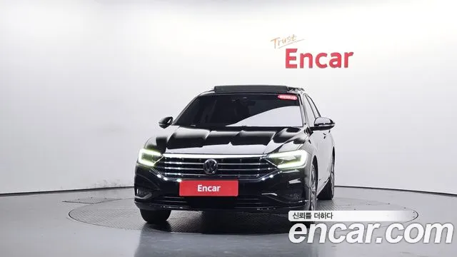 Volkswagen Jetta 2021 thumb 2