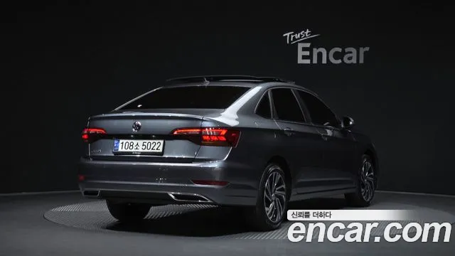 Volkswagen Jetta 2020 thumb 2