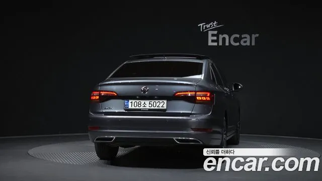 Volkswagen Jetta 2020 thumb 4