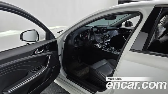 Kia Stinger 2022 thumb 10