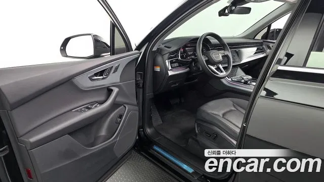 Audi Q7 2022 thumb 10