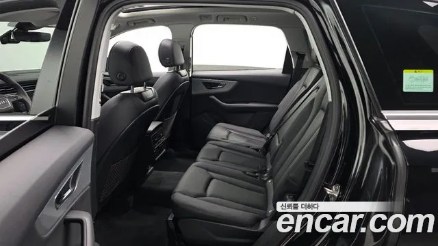 Audi Q7 2022 thumb 12