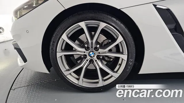 BMW Z4 2020 thumb 4