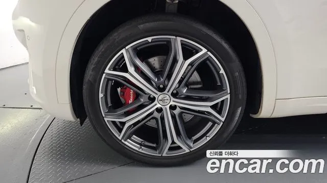 Maserati Levante 2020 thumb 4