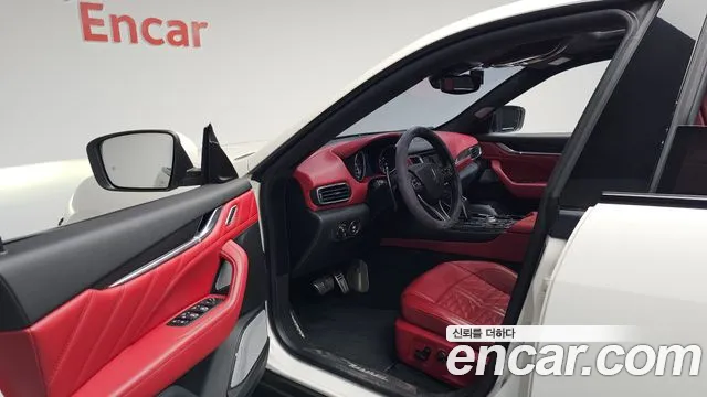 Maserati Levante 2020 thumb 9