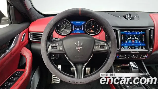 Maserati Levante 2020 thumb 12
