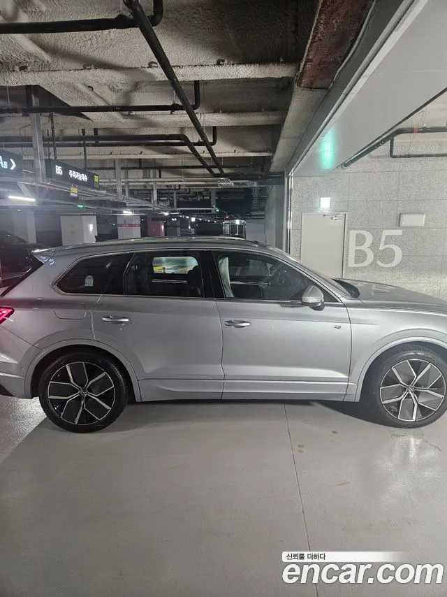 Volkswagen Touareg 2026 thumb 3