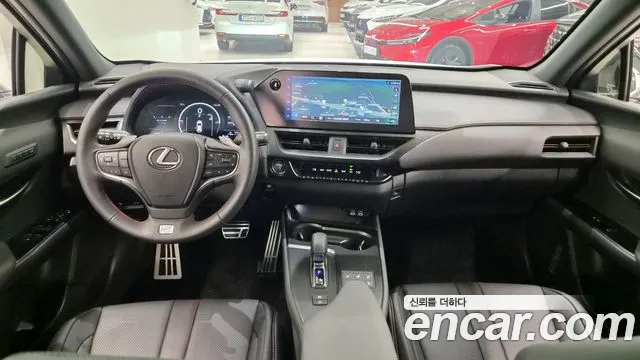 Lexus UX 2025 thumb 7