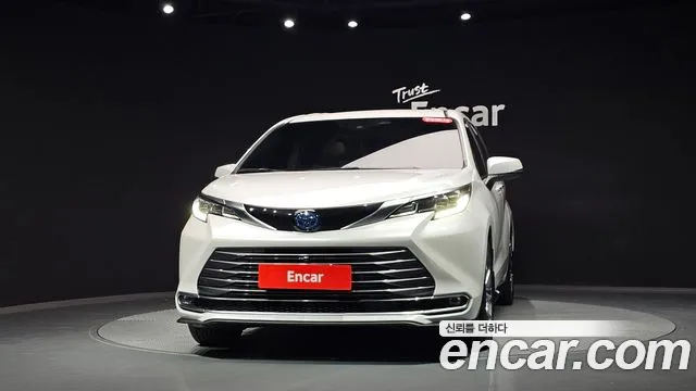 Toyota Sienna 2022 thumb 2