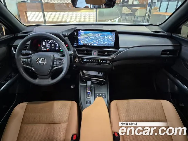 Lexus UX 2025 thumb 7