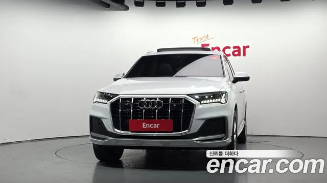 Audi Q7 2022 thumb 3