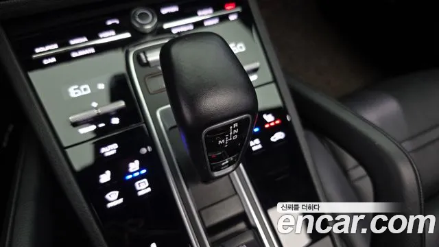 Porsche Cayenne 2019 thumb 9