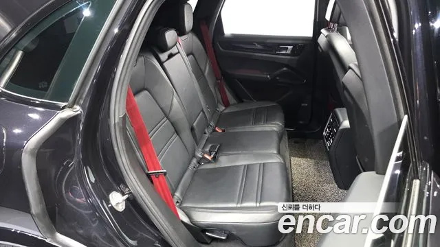 Porsche Cayenne 2019 thumb 12