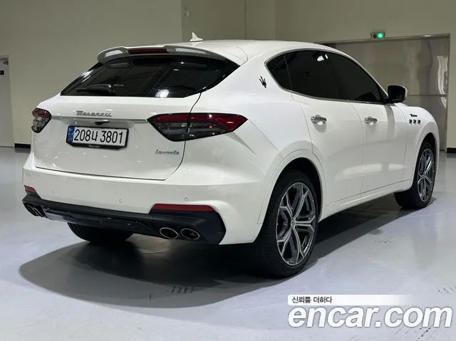 Maserati Levante 2023 thumb 2