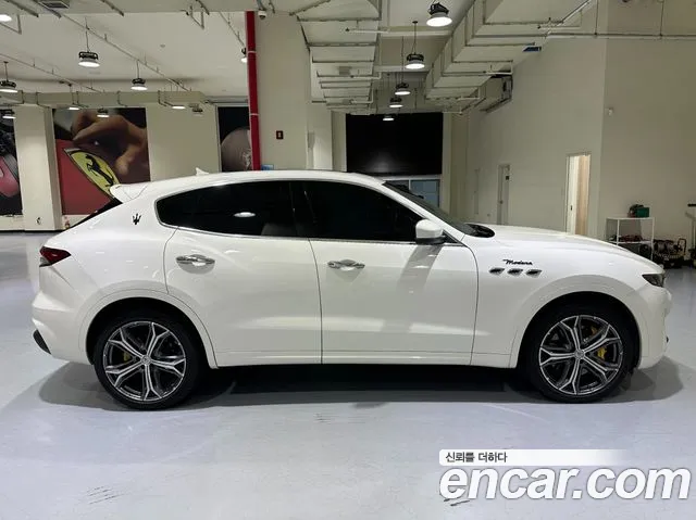 Maserati Levante 2023 thumb 3