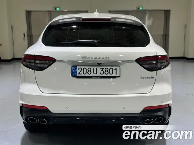 Maserati Levante 2023 thumb 4