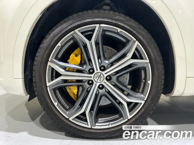 Maserati Levante 2023 thumb 5