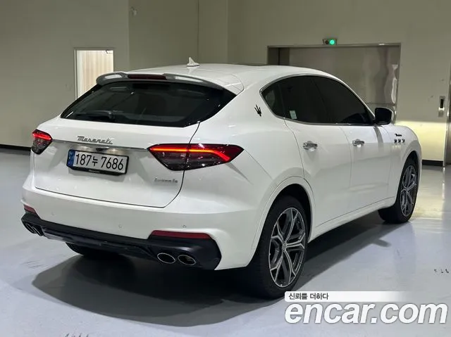 Maserati Levante 2023 thumb 2