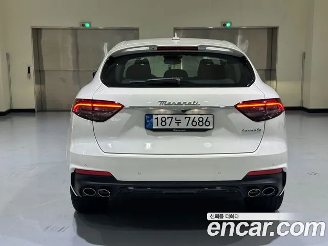 Maserati Levante 2023 thumb 4