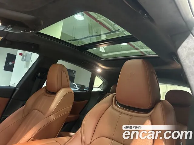 Maserati Levante 2023 thumb 10