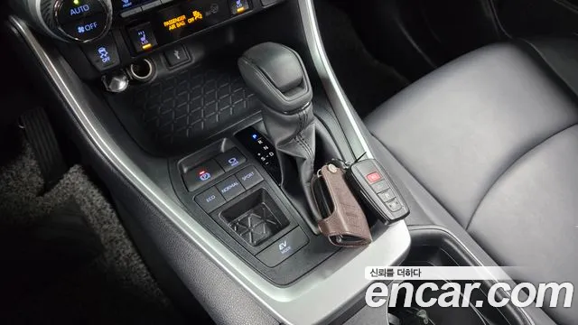 Toyota RAV4 2021 thumb 8