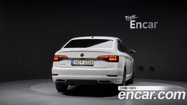 Volkswagen Jetta 2021 thumb 3