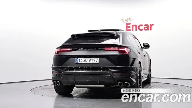 Lamborghini Urus 2024 thumb 4