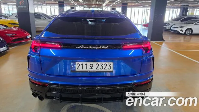 Lamborghini Urus 2022 thumb 2