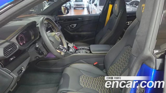 Lamborghini Urus 2022 thumb 10
