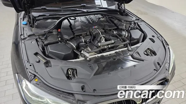BMW M8 2021 thumb 5