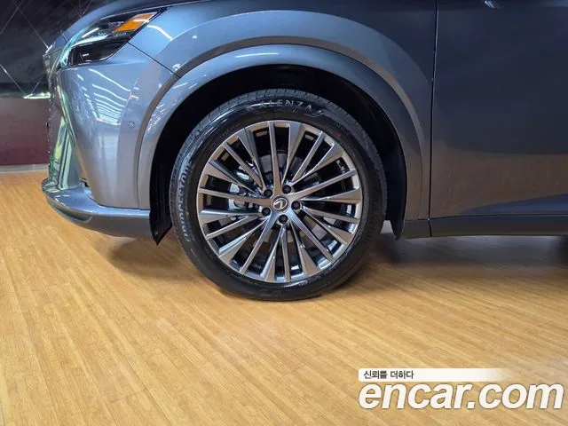 Lexus RX 2025 thumb 5