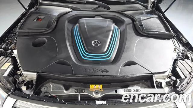 Mercedes-Benz EQC 2020 thumb 6