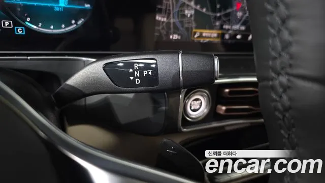 Mercedes-Benz EQC 2020 thumb 9