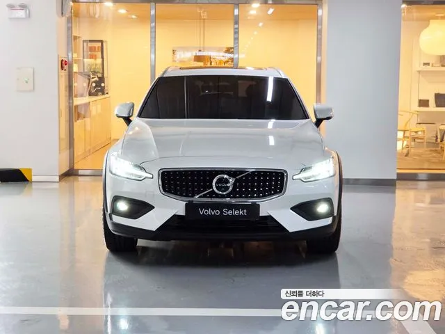 Volvo V60 2025 thumb 3