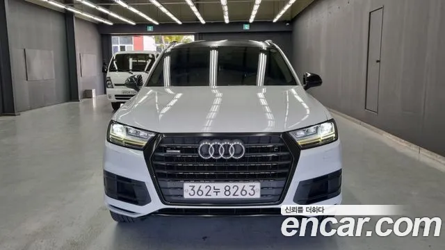 Audi Q7 2019 thumb 3