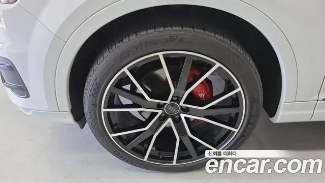 Audi Q7 2019 thumb 5