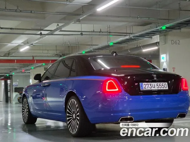 Rolls-Royce Ghost 2019 thumb 2
