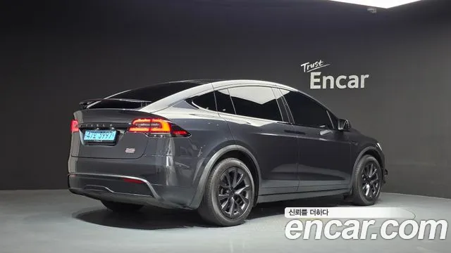 Tesla Model X 2024 thumb 2