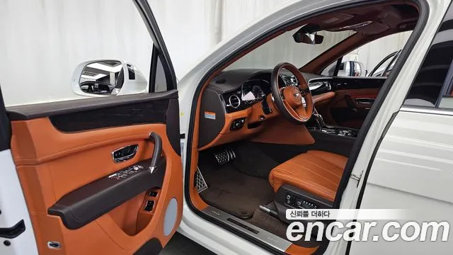 Bentley Bentayga 2019 thumb 10