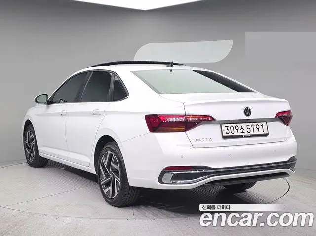 Volkswagen Jetta 2024 thumb 4