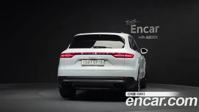 Porsche Cayenne 2021 thumb 3