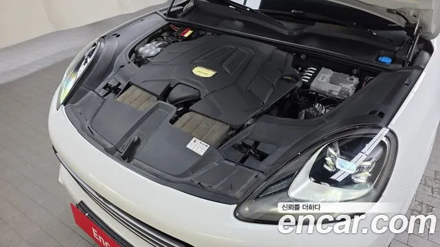 Porsche Cayenne 2021 thumb 5