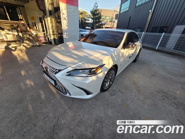 Lexus ES 2025 thumb 2